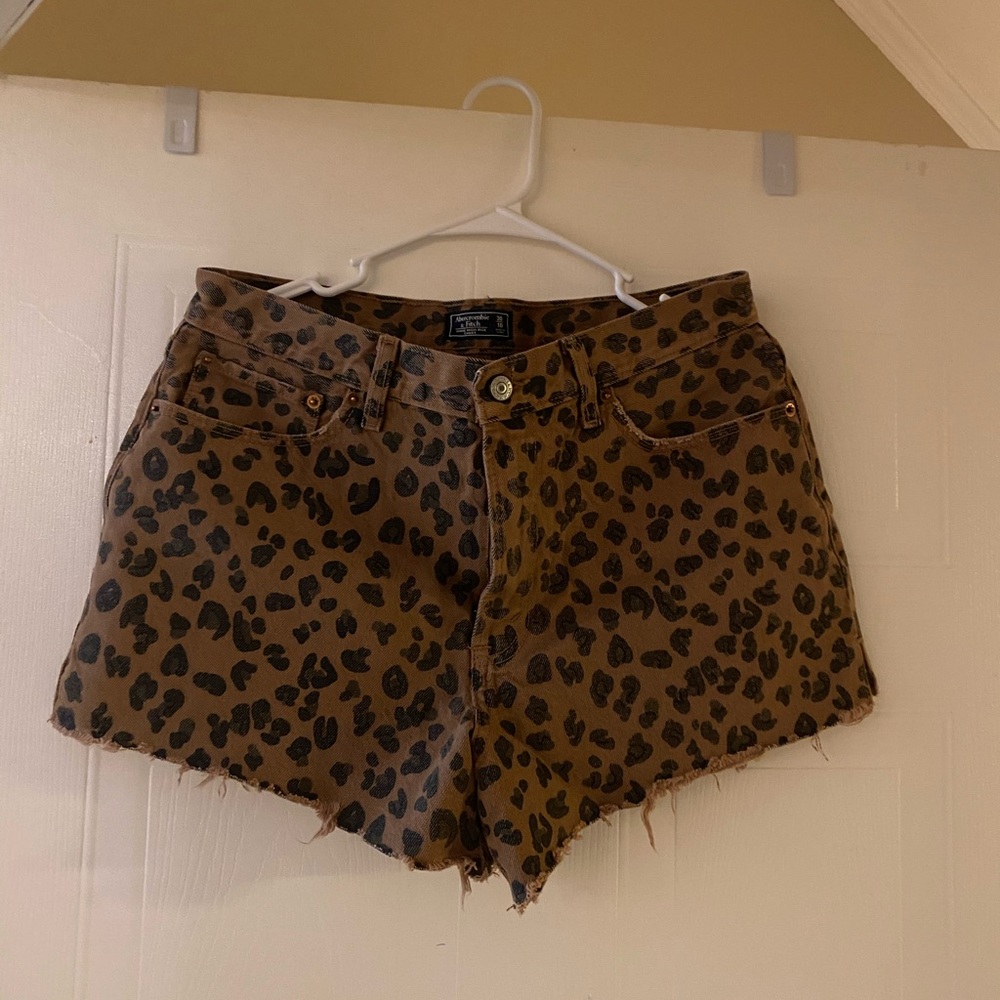 A&F leopard shorts